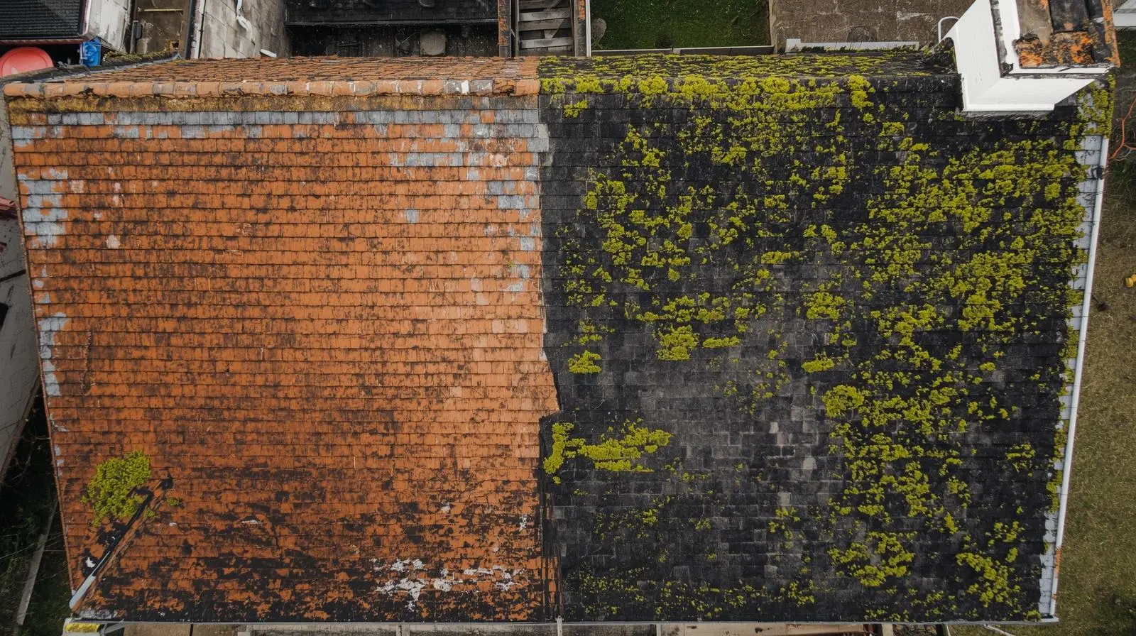 Démoussage de toiture avant/après sur un pavillon à Champigny-sur-Marne, Val-de-Marne